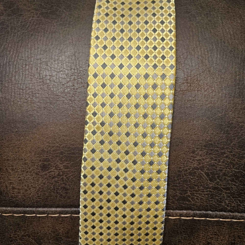 Donald Trump Men's Tie Necktie Yellow Gray Siver - Picture 2 of 9